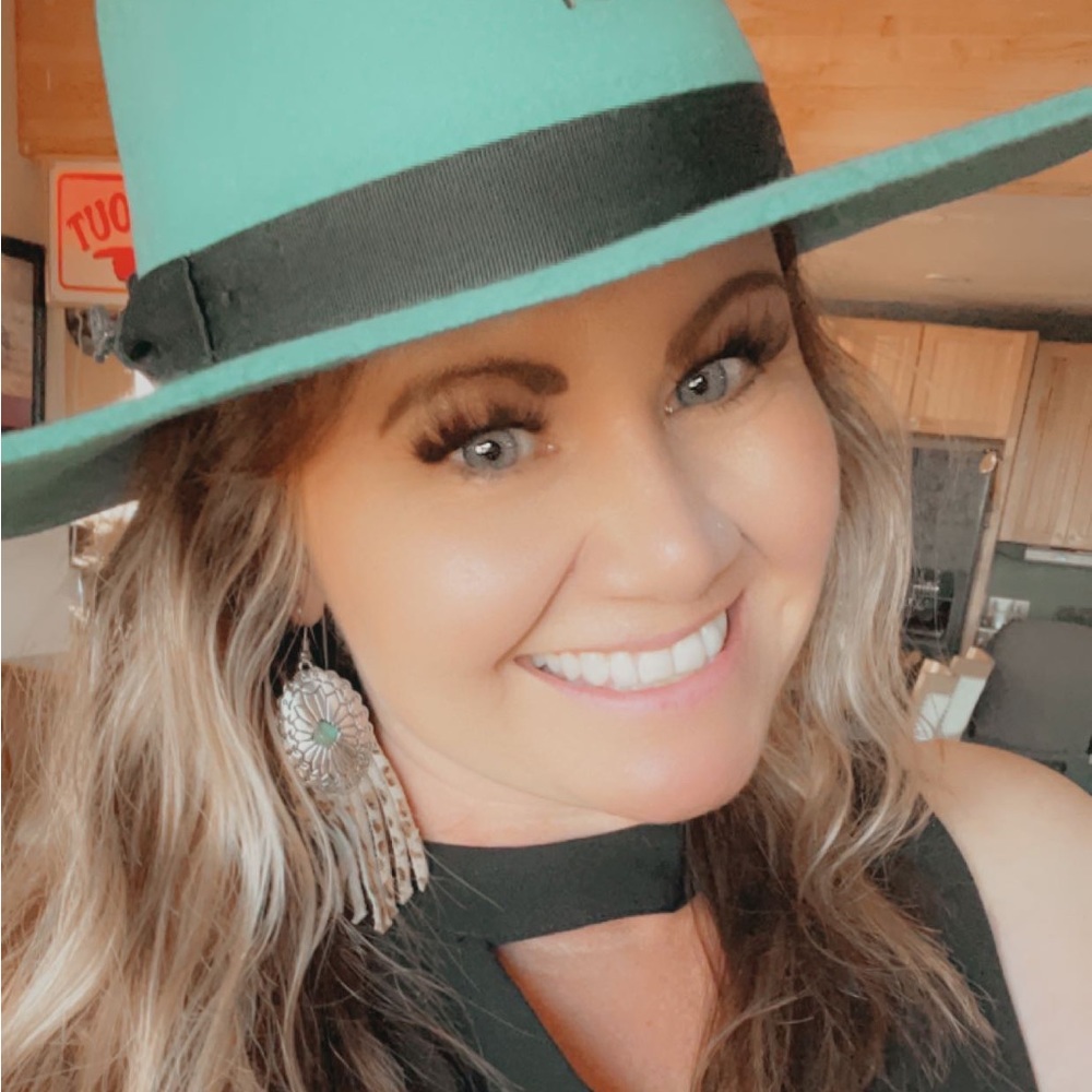 Meet your Posher, Celeste